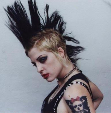 BrODY DALLE (Guitariste et Vocale de THE DISTILLERS)