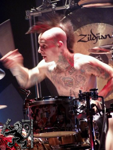 Travis le roi du drum